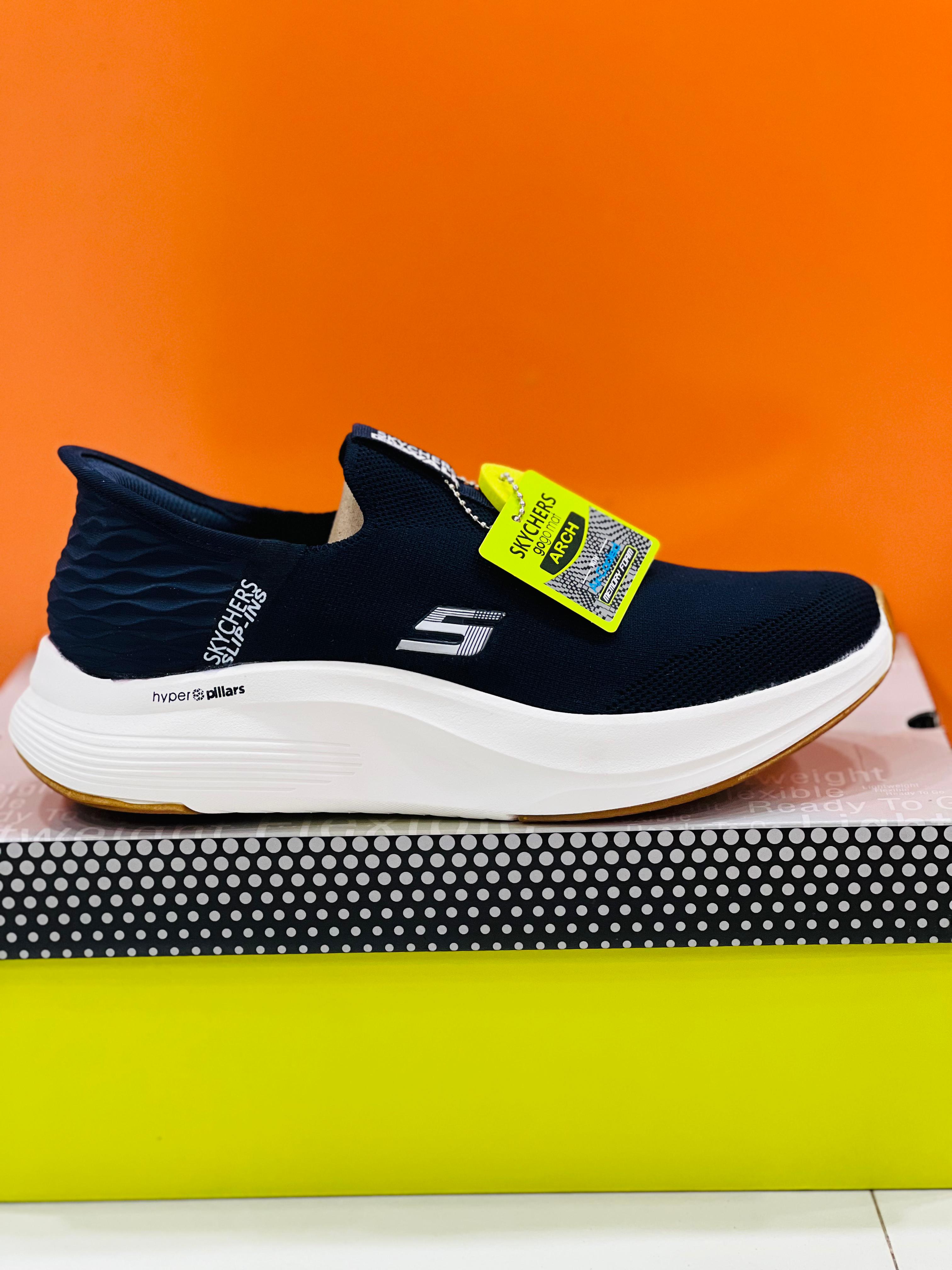 SKECHERS