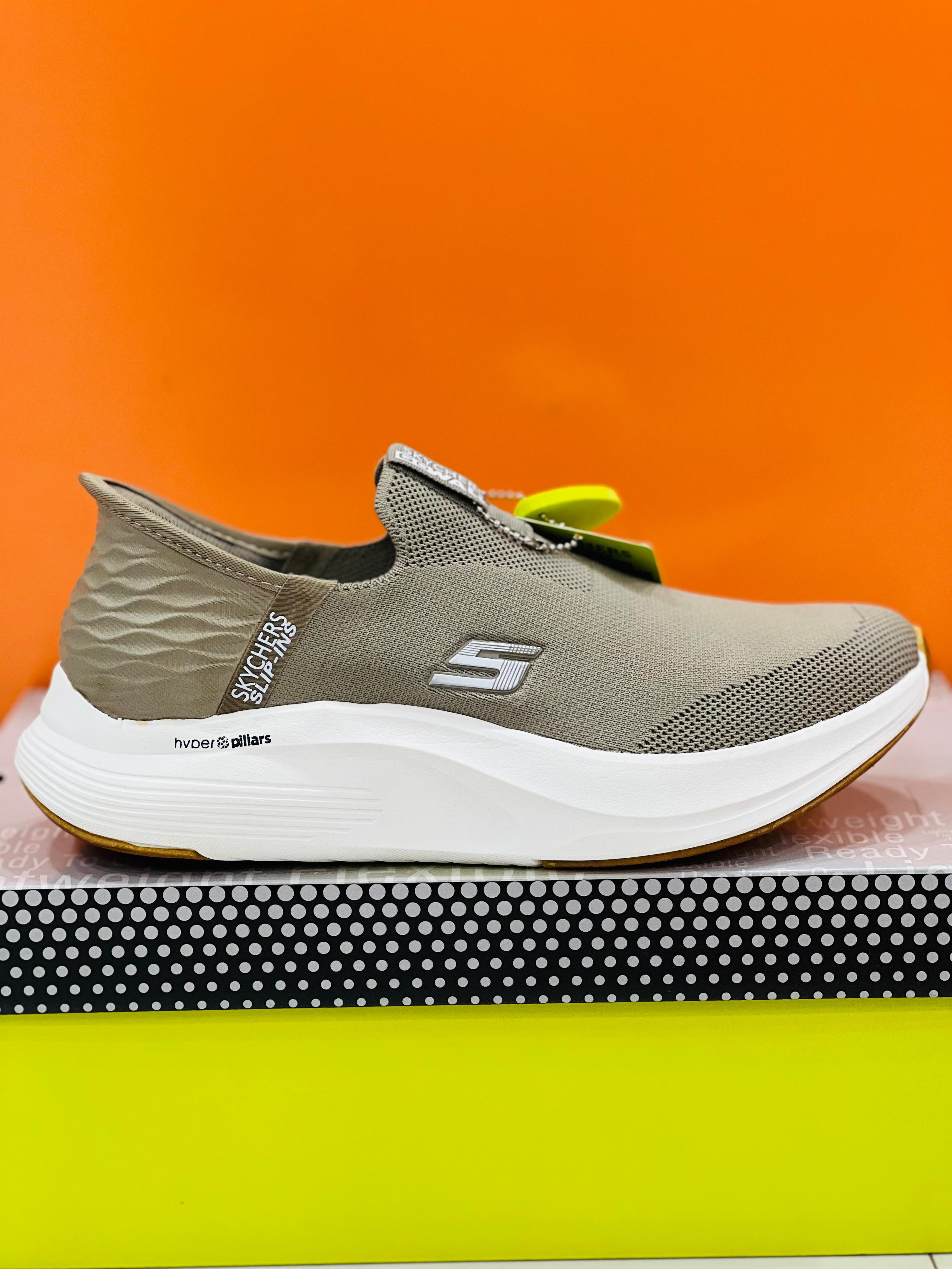 SKECHERS